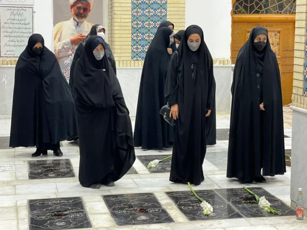 طرح ضیافت شهدا در گلزار شهدای معصوم زاده بجنورد  با حضور دانشجویان پردیس امام جعفر صادق (ع) برگزار شد . 2