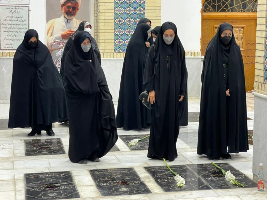 طرح ضیافت شهدا در گلزار شهدای معصوم زاده بجنورد  با حضور دانشجویان پردیس امام جعفر صادق (ع) برگزار شد . 2