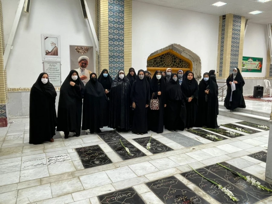 طرح ضیافت شهدا در گلزار شهدای معصوم زاده بجنورد  با حضور دانشجویان پردیس امام جعفر صادق (ع) برگزار شد . 2