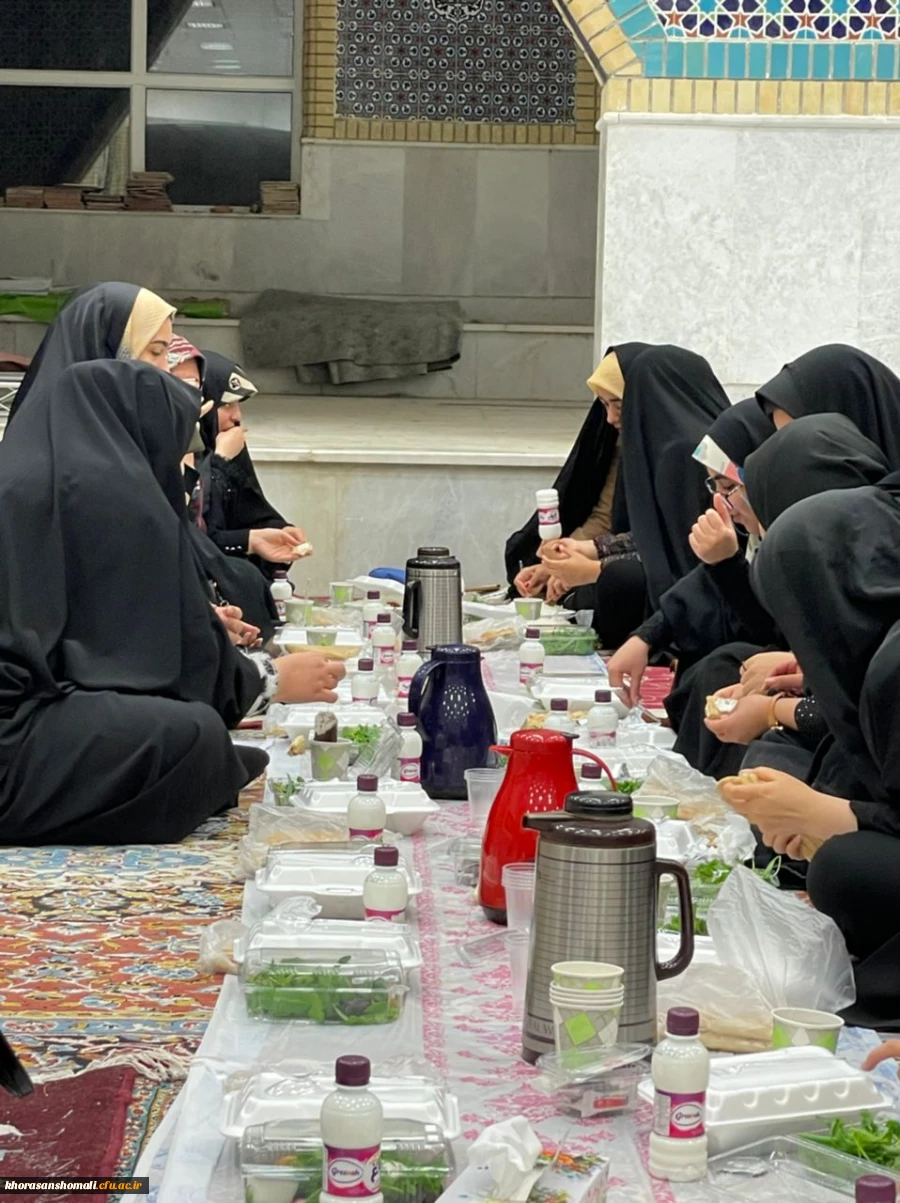 طرح ضیافت شهدا در گلزار شهدای معصوم زاده بجنورد  با حضور دانشجویان پردیس امام جعفر صادق (ع) برگزار شد . 2