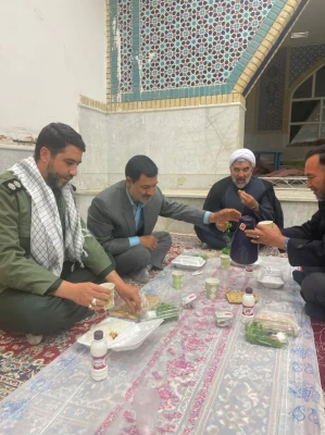 طرح ضیافت شهدا در گلزار شهدای معصوم زاده بجنورد  با حضور دانشجویان پردیس امام جعفر صادق (ع) برگزار شد . 2