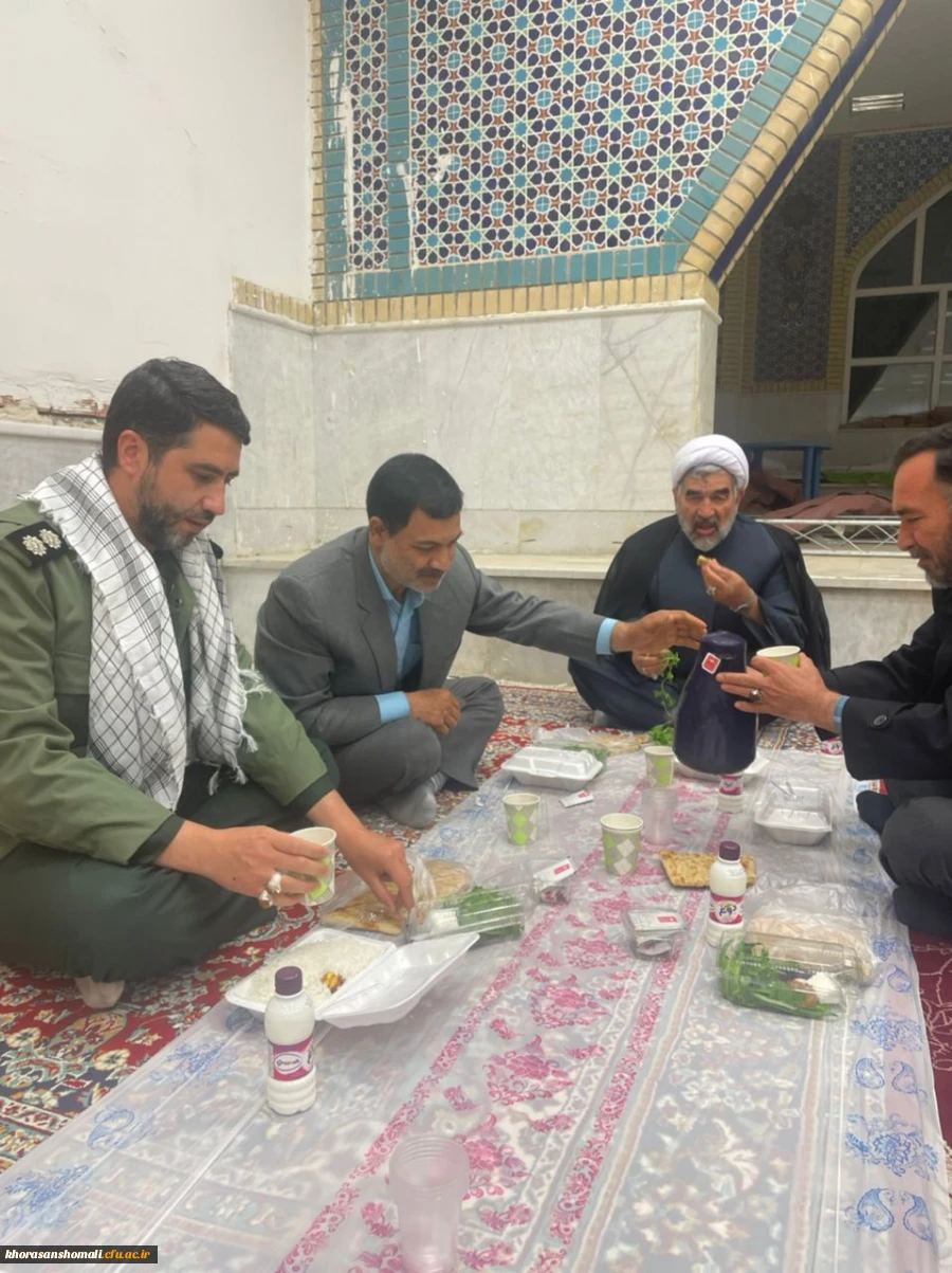 طرح ضیافت شهدا در گلزار شهدای معصوم زاده بجنورد  با حضور دانشجویان پردیس امام جعفر صادق (ع) برگزار شد . 2