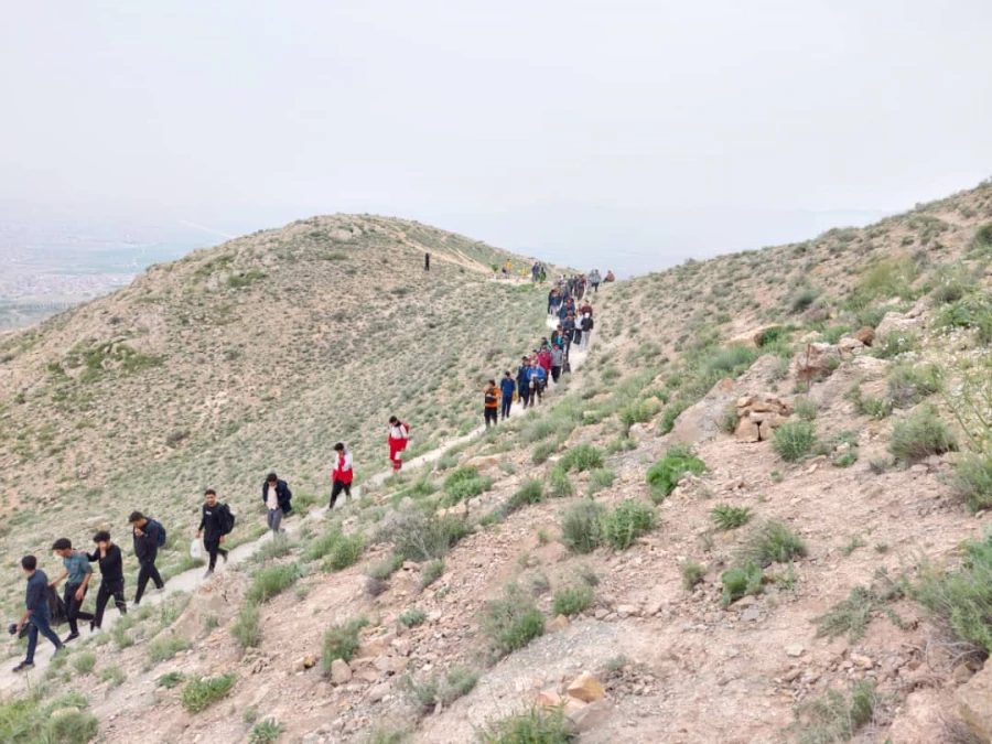اردوی یکروزه کوه نوردی پردیس امام محمد باقر (ع) دانشجو معلمان با همکاری  ۲ کانون 
هلال احمر   و محیط زیست  2