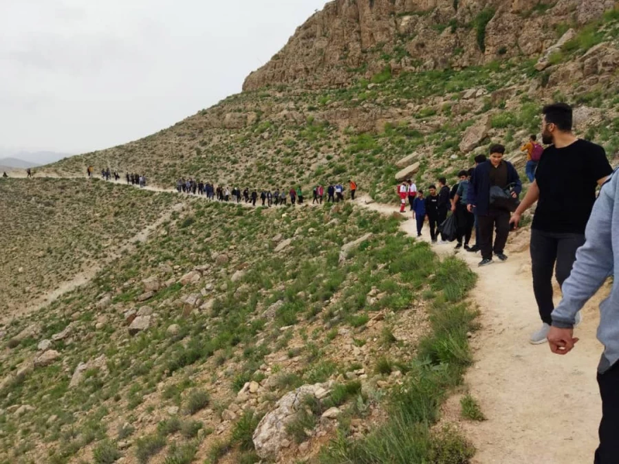 اردوی یکروزه کوه نوردی پردیس امام محمد باقر (ع) دانشجو معلمان با همکاری  ۲ کانون 
هلال احمر   و محیط زیست  2