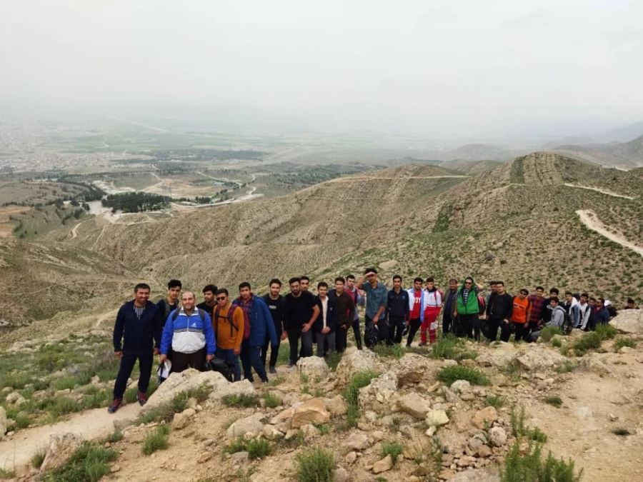 اردوی یکروزه کوه نوردی پردیس امام محمد باقر (ع) دانشجو معلمان با همکاری  ۲ کانون 
هلال احمر   و محیط زیست  2
