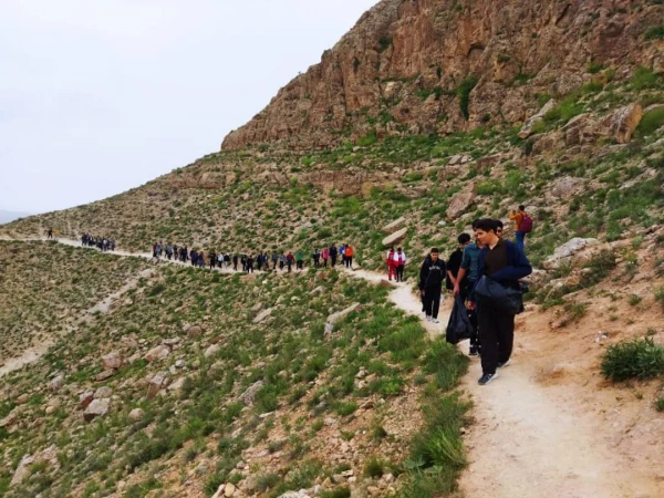 اردوی یکروزه کوه نوردی پردیس امام محمد باقر (ع) دانشجو معلمان با همکاری  ۲ کانون 
هلال احمر   و محیط زیست  2