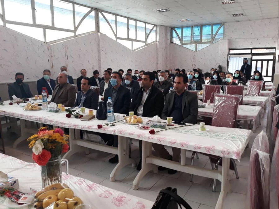 نشست صمیمانه با اساتید دانشگاه فرهنگیان به مناسبت دهه سر آمدی آموزش  6