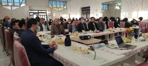 نشست صمیمانه با اساتید دانشگاه فرهنگیان به مناسبت دهه سر آمدی آموزش  9