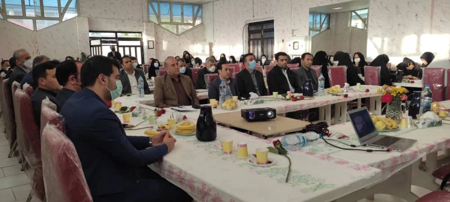 نشست صمیمانه با اساتید دانشگاه فرهنگیان به مناسبت دهه سر آمدی آموزش  9