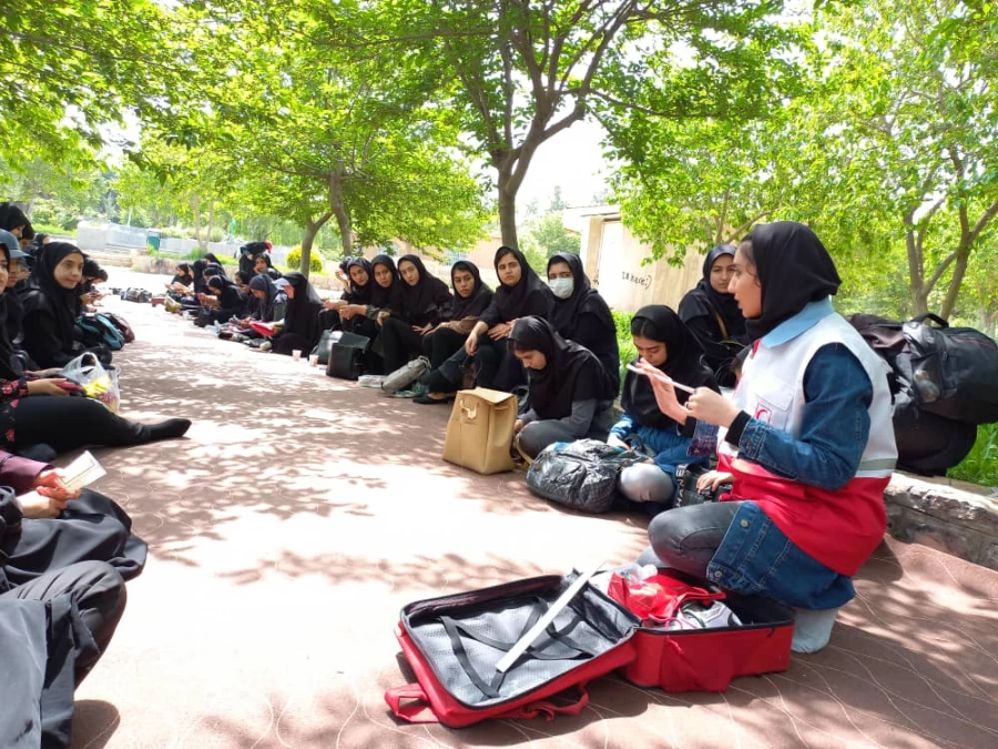 به مناسبت دهه سر آمدی آموزش برنامه پیاده روی دانشجو معلمان پردیس امام جعفر صادق (ع) 2