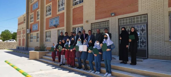 بمناسبت ولادت حضرت معصومه (س) و روز دختر  مراسم تجلیل از دانش آموزان دختر برگزیده مدارس استان  به میزانی پردیس امام محمد باقر (ع ) بجنورد برگزار شد . 2