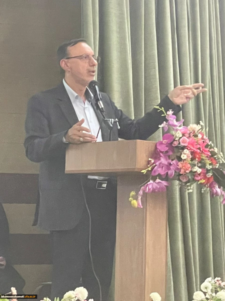 نشست دانشجو با نماینده  مجلس خراسان شمالی جناب دکتر وحیدی بامحوریت موضوع اندیشه امام خمینی 'جهاد علمی 'تولید دانش بنیان ،جلسه پرسش وپاسخ بانماینده'مجلس  وبامدیرکل آموزش وپرورش ۱۶خردا 6