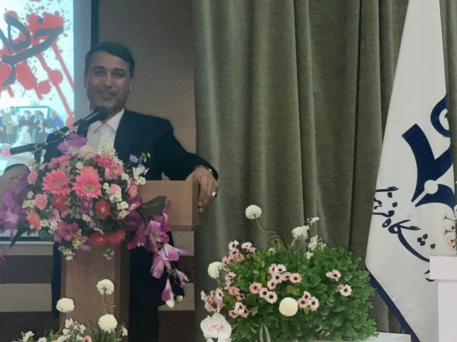 نشست دانشجو با نماینده  مجلس خراسان شمالی جناب دکتر وحیدی بامحوریت موضوع اندیشه امام خمینی 'جهاد علمی 'تولید دانش بنیان ،جلسه پرسش وپاسخ بانماینده'مجلس  وبامدیرکل آموزش وپرورش ۱۶خردا 12