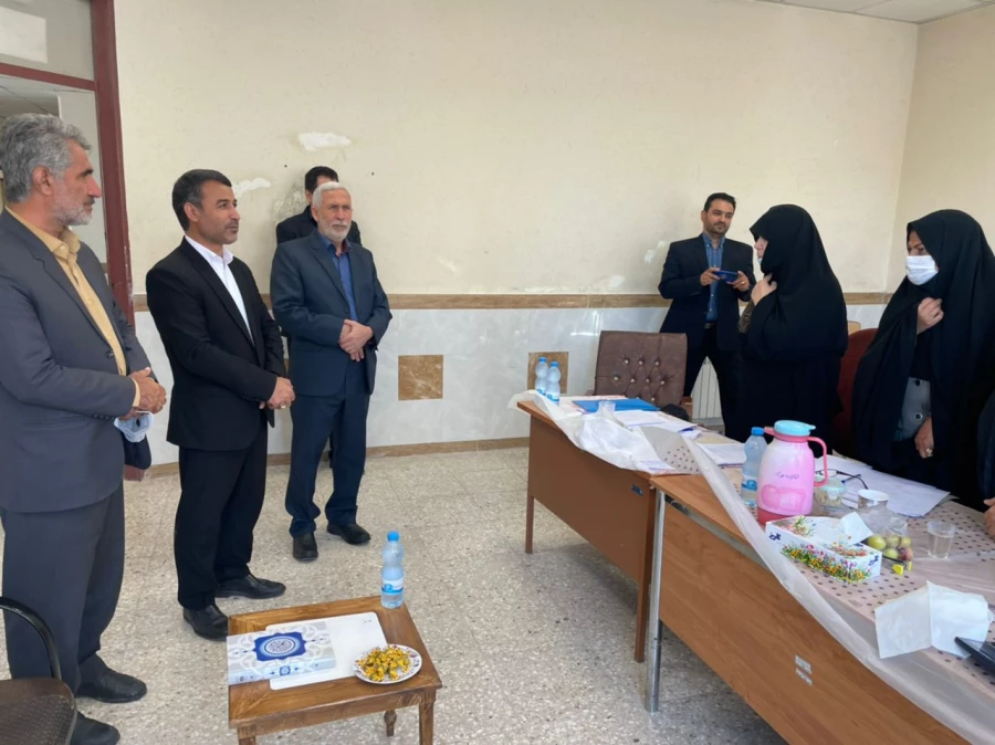 بازدید معاون سیاسی استاندار و مدیر کل آموزش و پرورش و ریاست مرکز مجری مصاحبه جناب آقای دکتر نظری از روند مصاحبه ماده 28  6