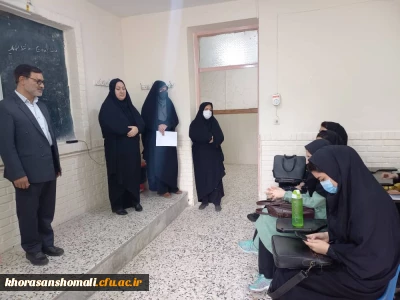 بازدید ریاست دانشگاه از کلاس های ترم تابستان پردیس خواهران 