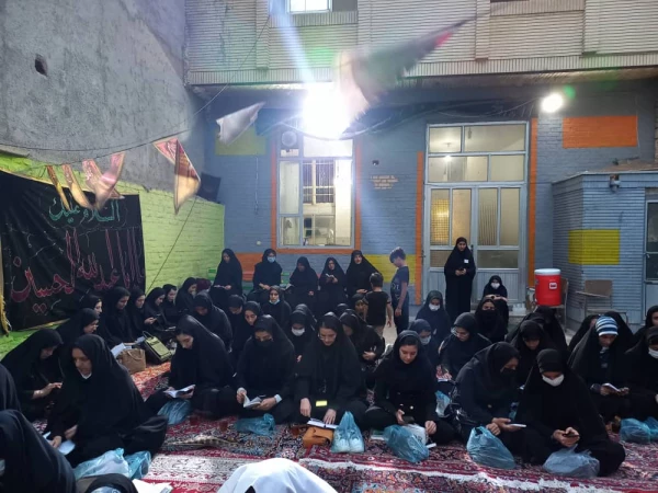 حضور دانشجو معلمان  خواهر در مراسم سوم ماه محرم (حسینیه هاشمی) 2