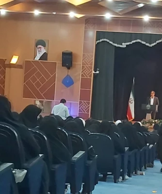 بازدید دانشجو معلمان از کارگاه هنری نقاشی و رنگ آمیزی روی پارچه  4