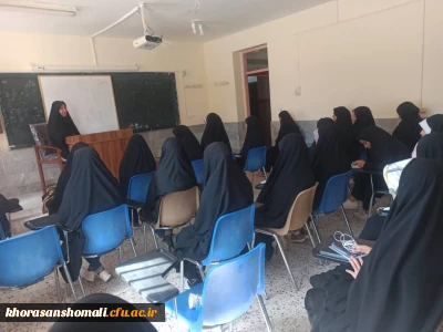 برگزاری دوره بصیرتی برای فرماندهان بسیج دانش آموزی استان با گروه اساتید بسیجی استان در پردیس خواهران 