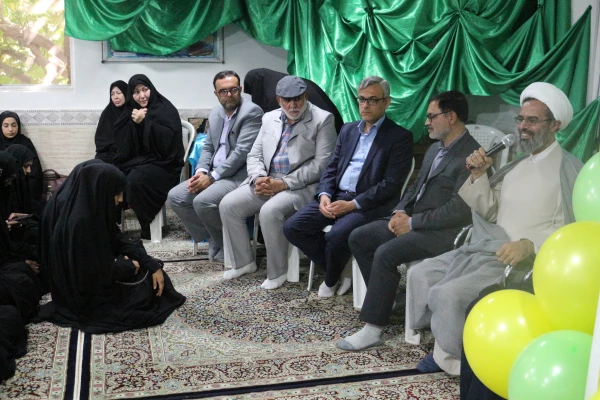 نشست  امام جمعه شهرستان همزمان با ایام ولادت فرخنده نبی مکرم اسلام حضرت ختمی مرتبت وامام جعفر صادق با دانشجو معلمان پردیس امام جعفر صادق ع 7