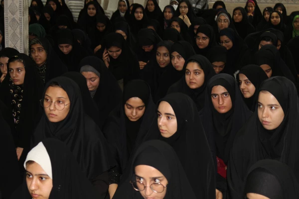 نشست  امام جمعه شهرستان همزمان با ایام ولادت فرخنده نبی مکرم اسلام حضرت ختمی مرتبت وامام جعفر صادق با دانشجو معلمان پردیس امام جعفر صادق ع 8