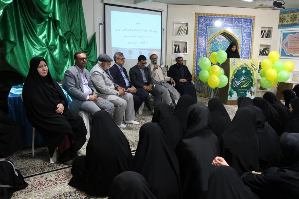 نشست  امام جمعه شهرستان همزمان با ایام ولادت فرخنده نبی مکرم اسلام حضرت ختمی مرتبت وامام جعفر صادق با دانشجو معلمان پردیس امام جعفر صادق ع 11