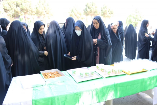 نشست  امام جمعه شهرستان همزمان با ایام ولادت فرخنده نبی مکرم اسلام حضرت ختمی مرتبت وامام جعفر صادق با دانشجو معلمان پردیس امام جعفر صادق ع 13