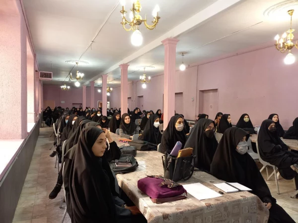 کارگاه زندگی خلاقانه در پردیس خواهران با حضور حجت الاسلام والمسلمین یزدانی 2
