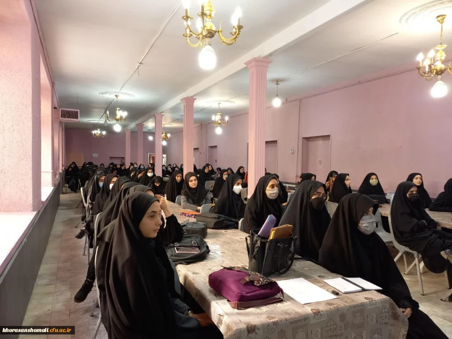 کارگاه زندگی خلاقانه در پردیس خواهران با حضور حجت الاسلام والمسلمین یزدانی 2