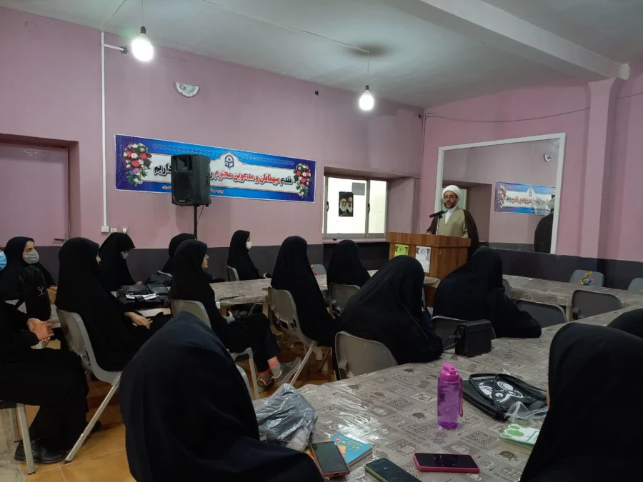کارگاه زندگی خلاقانه در پردیس خواهران با حضور حجت الاسلام والمسلمین یزدانی 5