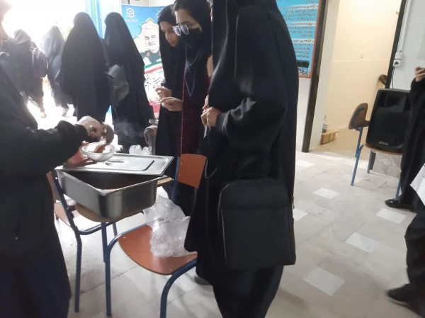 ایستگاه  صلواتی  دانشجو معلمان پردیس خواهران برای شهدای حرم شاهچراغ  4