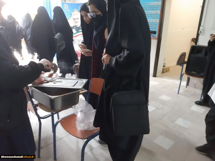 ایستگاه  صلواتی  دانشجو معلمان پردیس خواهران برای شهدای حرم شاهچراغ  4