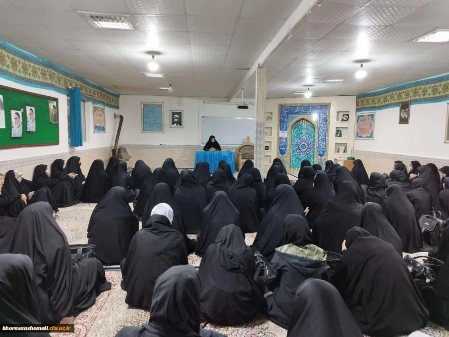 نشست صمیمی و (پرسش و پاسخ ) دانشجو معلمان با  مسئولان پردیس خواهران  2