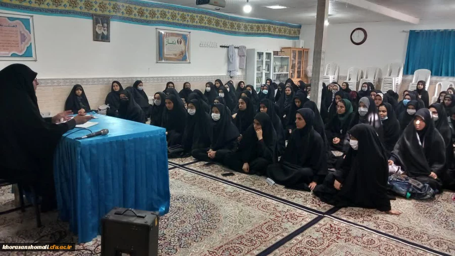 نشست صمیمی و (پرسش و پاسخ ) دانشجو معلمان با  مسئولان پردیس خواهران  2