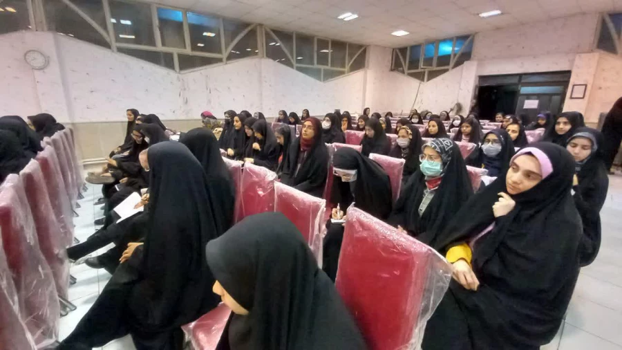 نشست صمیمی و (پرسش و پاسخ ) دانشجو معلمان با  مسئولان پردیس خواهران  2