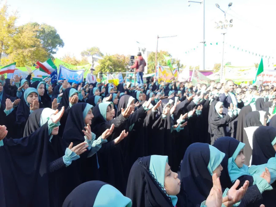 راهپیمایی دانشجو معلمان خواهر پردیس امام جعفر صادق (ع)  به روایت تصویر  2