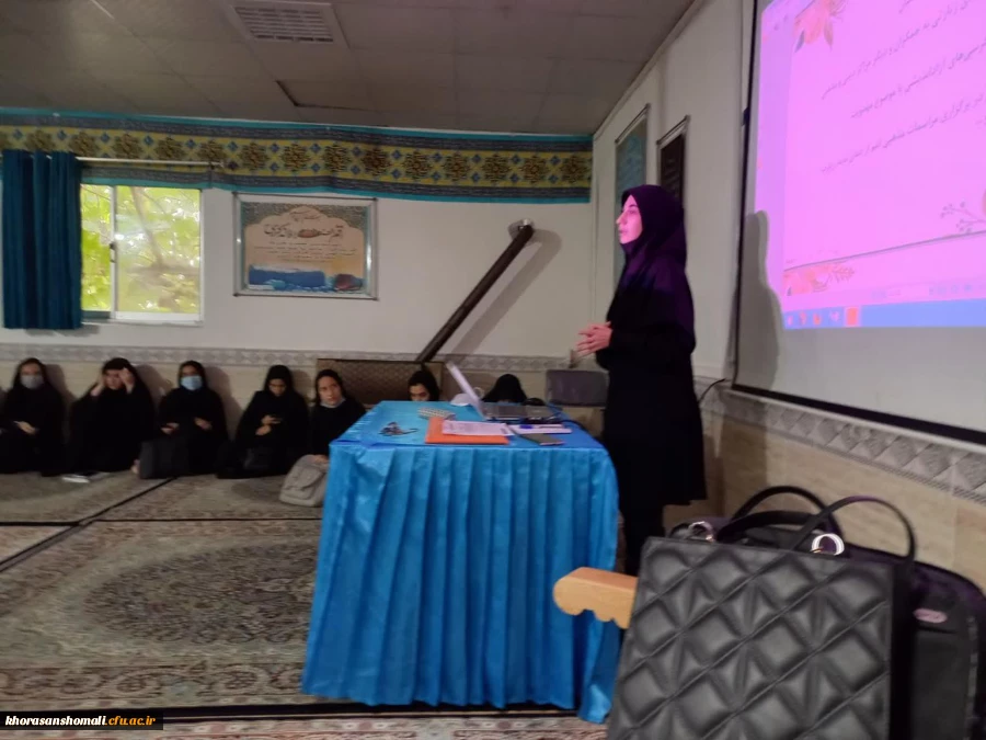 نشست مسئول فرهنگی پردیس امام جعفر صادق (ع) با دانشجو معلمان  2