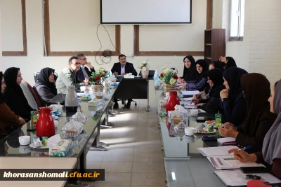 جلسه امور اداری پردیس خواهران و اهدای لوح تقدیر از زحمات ریاست و معاونان پردیس 