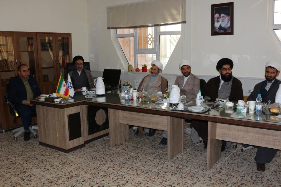 جلسه  نهاد نمایندگی مقام معظم رهبری دانشگاه های استان  3