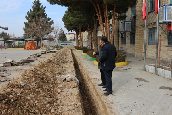 بازدید میدانی مدیریت امور پردیس های استان از روند بهسازی پردیس امام جعفر صادق(ع) 5