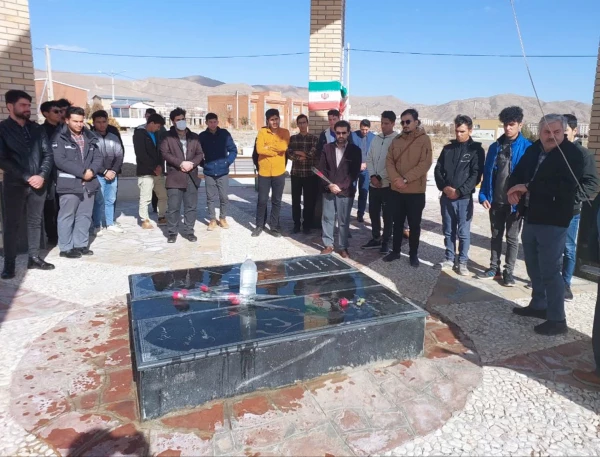 گلباران و غبارروبی مزار شهدای گمنام دانشگاه