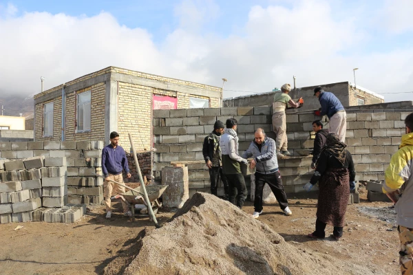 حضور ریاست محترم دانشگاه فرهنگیان خراسان شمالی به اتفاق اساتید و کارکنان در اردوی جهادی(آموزشی-تربیتی،عمرانی) دانشجومعلمان دانشگاه از روستای قِلی جاجرم. 3