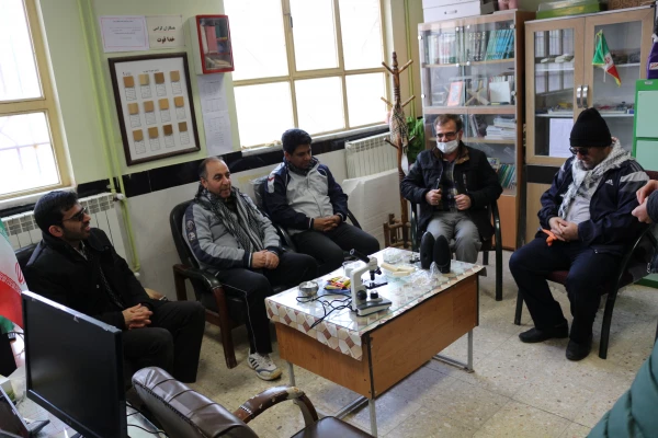 حضور ریاست محترم دانشگاه فرهنگیان خراسان شمالی به اتفاق اساتید و کارکنان در اردوی جهادی(آموزشی-تربیتی،عمرانی) دانشجومعلمان دانشگاه از روستای قِلی جاجرم. 3