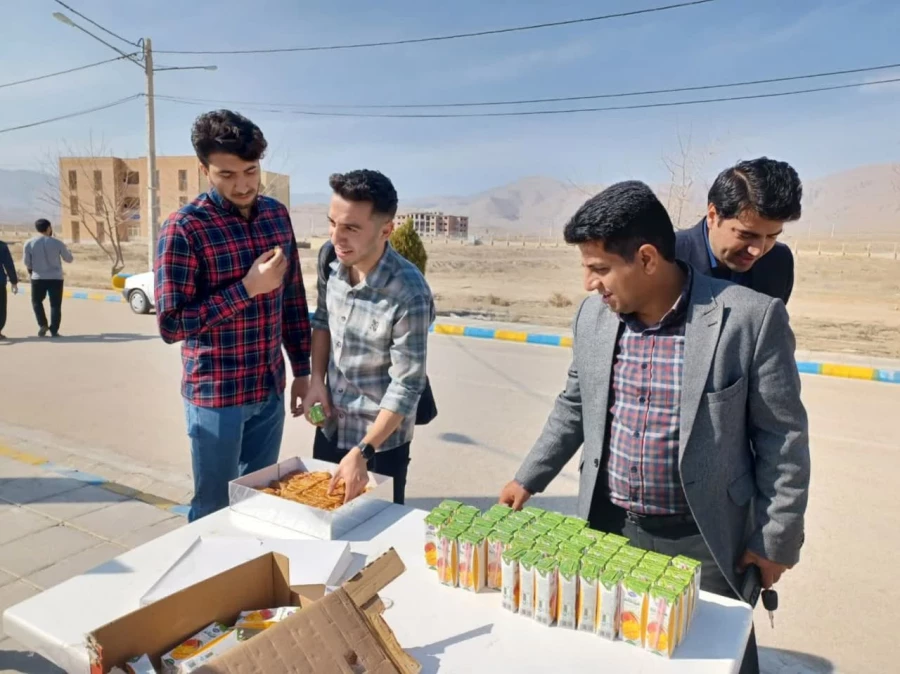 برپایی ایستگاه صلواتی بمناسبت ایام شعبانیه در محل ایستگاه ثابت صلواتی پردیس امام محمدباقر(ع)  3