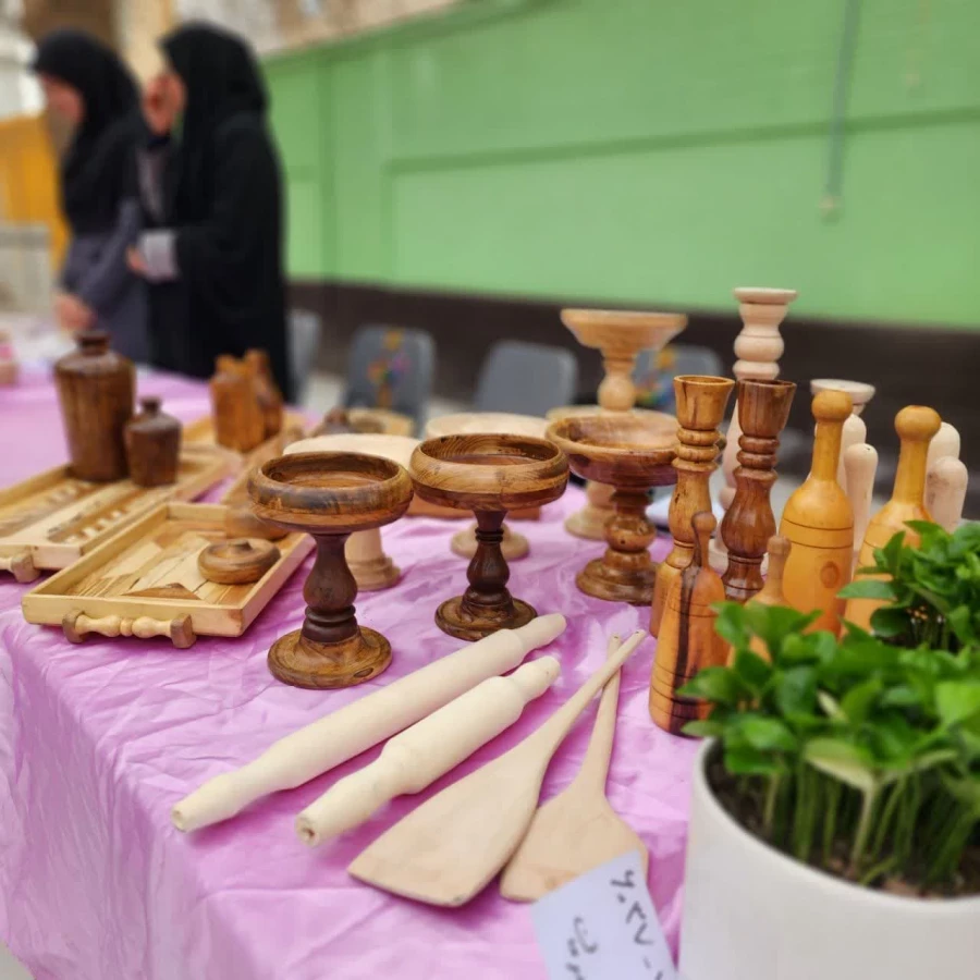 بازارچه خیریه پردیس خواهران به مناسبت روز احسان و نیکوکاری 3