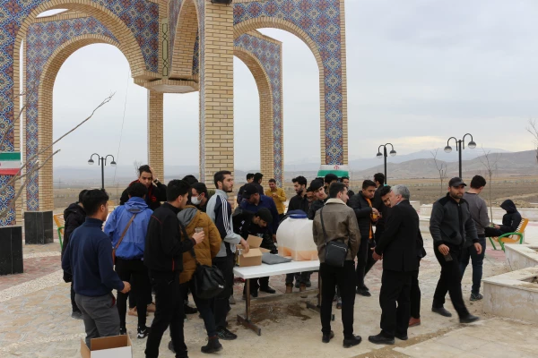 برپایی ایستگاه صلواتی بمناسبت ایام شعبانیه در محل گلزار شهدای گمنام 5