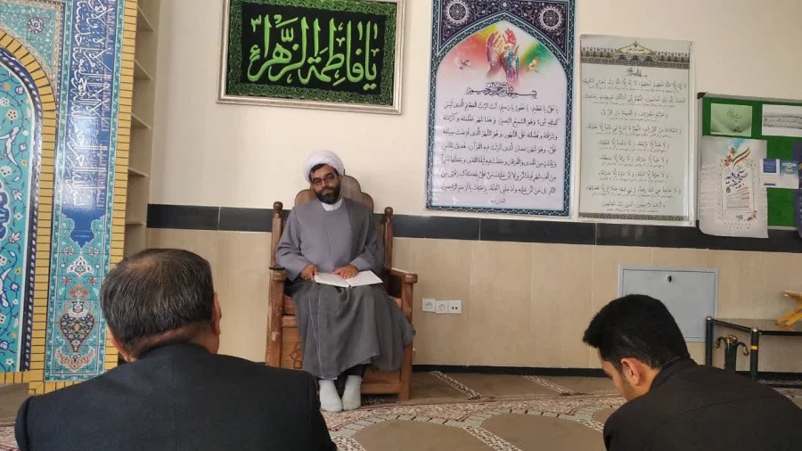 برگزاری جلسات تفسیر و معارف قرآن کریم به مناسبت ایام ماه مبارک رمضان همزمان با نماز ظهر و عصر 3