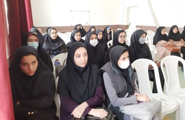 برگزاری دوره تفسیر قرآن کریم در محل نمازخانه پردیس خواهران برای کارکنان و دانشجویان پردیس امام جعفر صادق(ع) 2