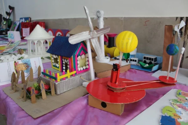 سومین جشنواره آثار دست ساز و خلاقانه وسایل کمک آموزشی 7