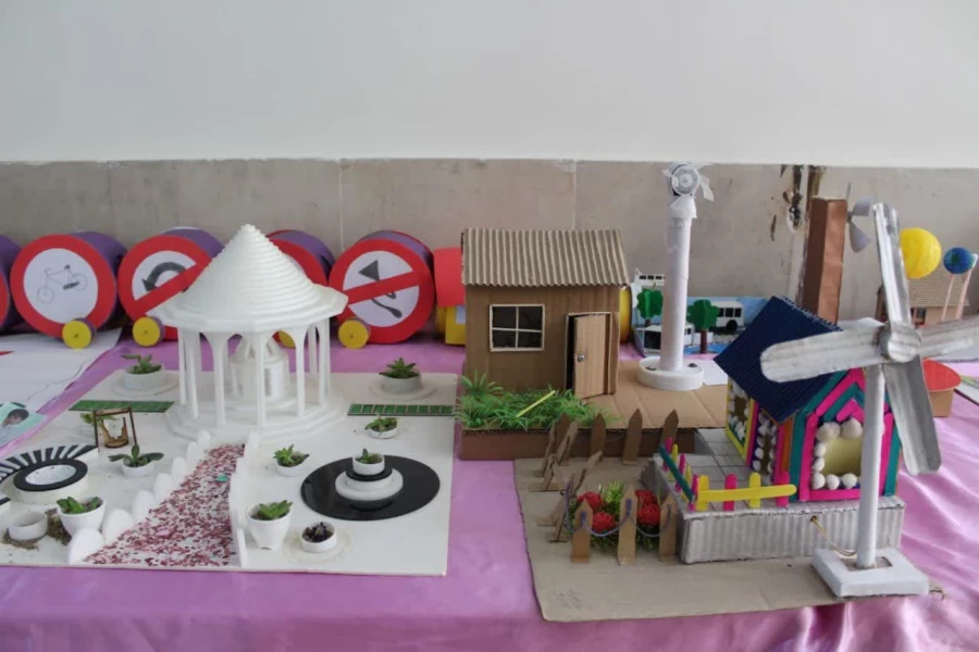 سومین جشنواره آثار دست ساز و خلاقانه وسایل کمک آموزشی 8