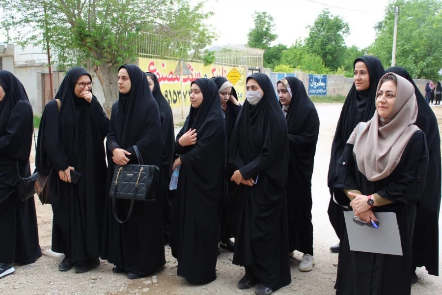 برنامه پیاده روی به مناسبت گرامیداشت هفته سلامت با شعار« سلامت برای همه » با محوریت پاکسازی محیط زیست توسط دانشجومعلمان در مسیر جاده سلامت به مقصد بش قارداش 3